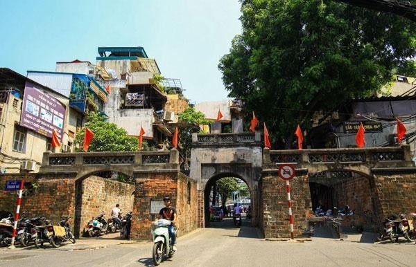 Bán nhà 2 tầng trung tâm quận Hoàn Kiếm ngay sau chợ Đồng Xuân